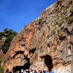 Grotte de Pan- Banhias. כאן שכנו הנימפות של האל פאן